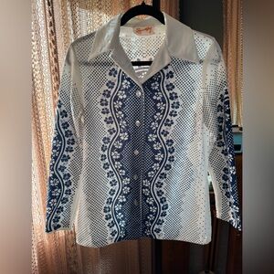 VTG Blue and White Floral Button-Up Shirt